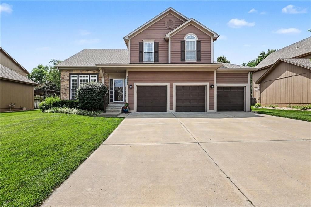 10952 S Emerald Street, Olathe, KS 66062