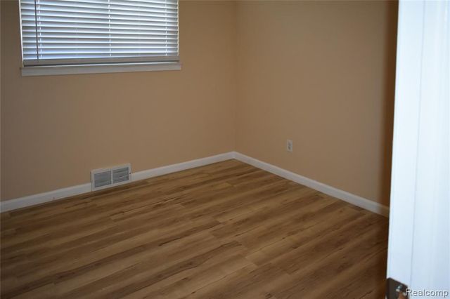 23825 Johnston Avenue, Eastpointe, MI 48021