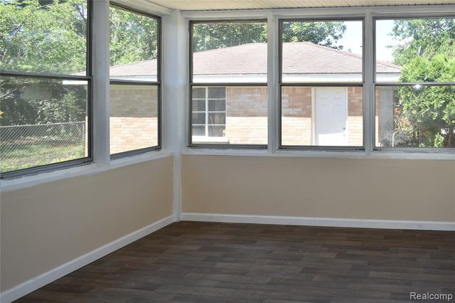 23825 Johnston Avenue, Eastpointe, MI 48021