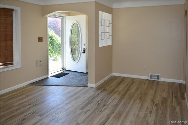 23825 Johnston Avenue, Eastpointe, MI 48021
