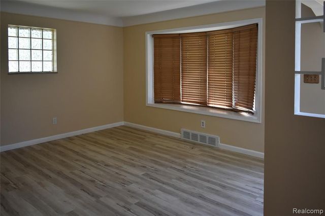 23825 Johnston Avenue, Eastpointe, MI 48021