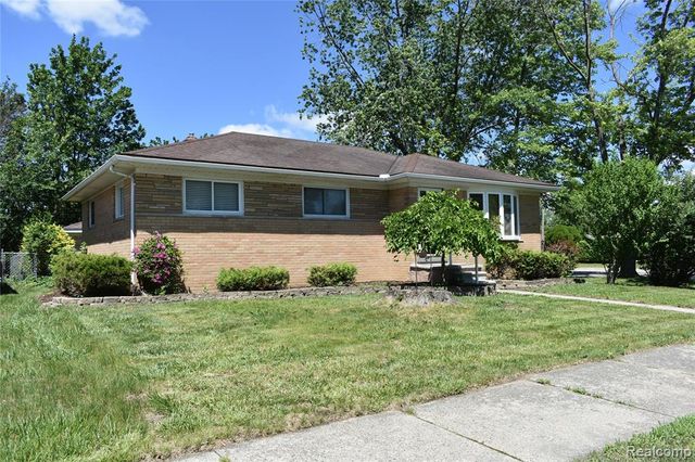 23825 Johnston Avenue, Eastpointe, MI 48021