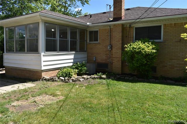 23825 Johnston Avenue, Eastpointe, MI 48021