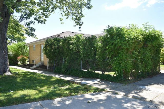 23825 Johnston Avenue, Eastpointe, MI 48021