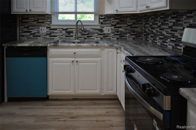 23825 Johnston Avenue, Eastpointe, MI 48021