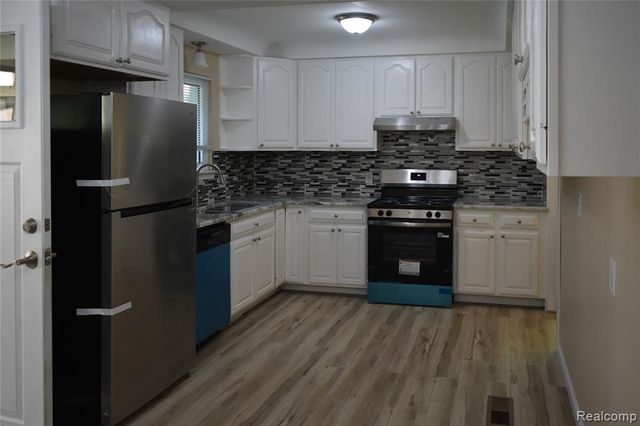 23825 Johnston Avenue, Eastpointe, MI 48021