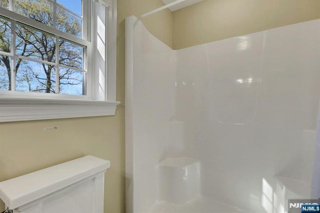 317 Stag Hill Road, Mahwah, NJ 07430