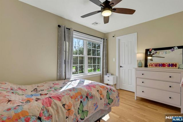 317 Stag Hill Road, Mahwah, NJ 07430