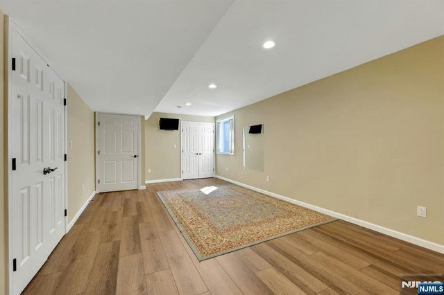 317 Stag Hill Road, Mahwah, NJ 07430