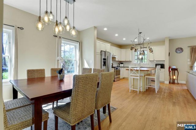 317 Stag Hill Road, Mahwah, NJ 07430