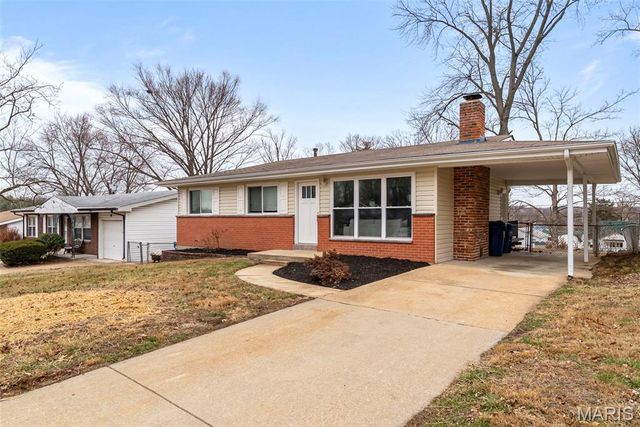 12 Lennox Terrace, Maryland Heights, MO 63043