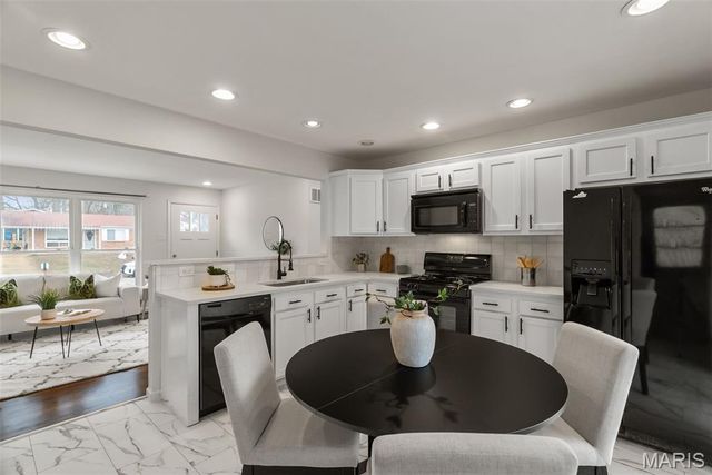 12 Lennox Terrace, Maryland Heights, MO 63043