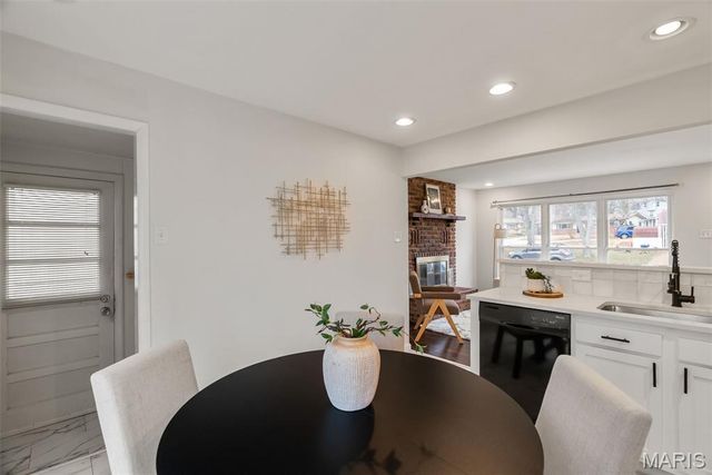 12 Lennox Terrace, Maryland Heights, MO 63043