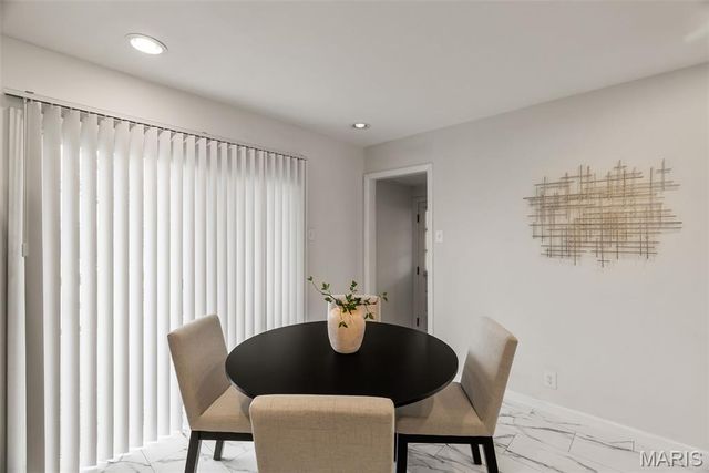 12 Lennox Terrace, Maryland Heights, MO 63043