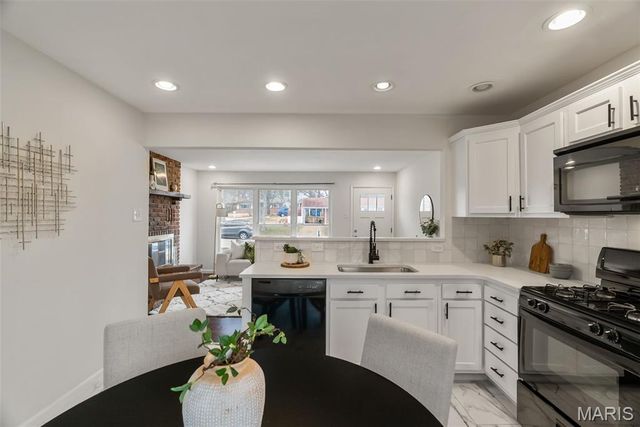 12 Lennox Terrace, Maryland Heights, MO 63043