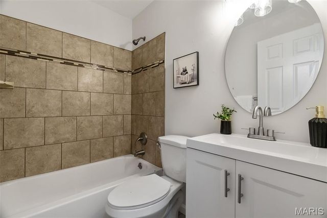 12 Lennox Terrace, Maryland Heights, MO 63043