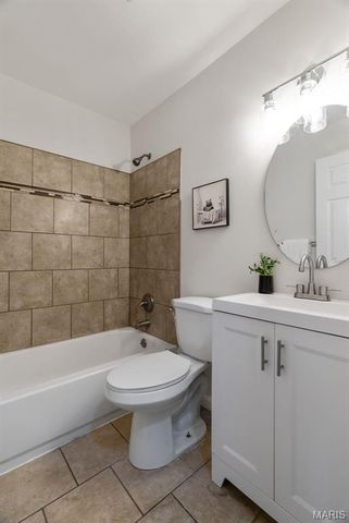 12 Lennox Terrace, Maryland Heights, MO 63043