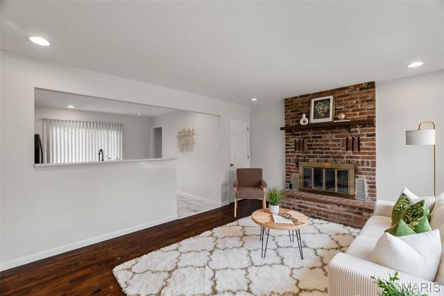 12 Lennox Terrace, Maryland Heights, MO 63043