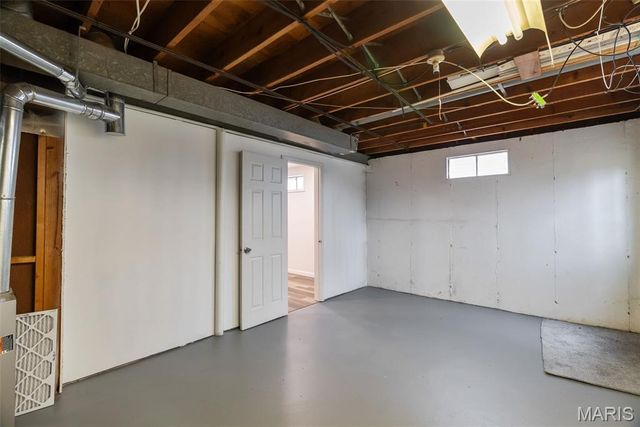 12 Lennox Terrace, Maryland Heights, MO 63043