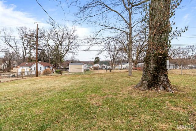 12 Lennox Terrace, Maryland Heights, MO 63043