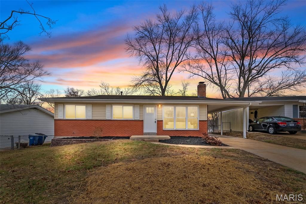 12 Lennox Terrace, Maryland Heights, MO 63043