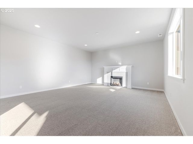 415 S Elm St, Yamhill, OR 97148