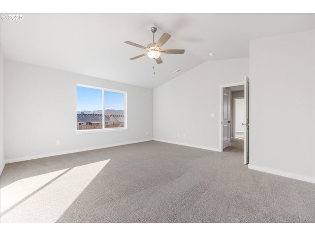 415 S Elm St, Yamhill, OR 97148