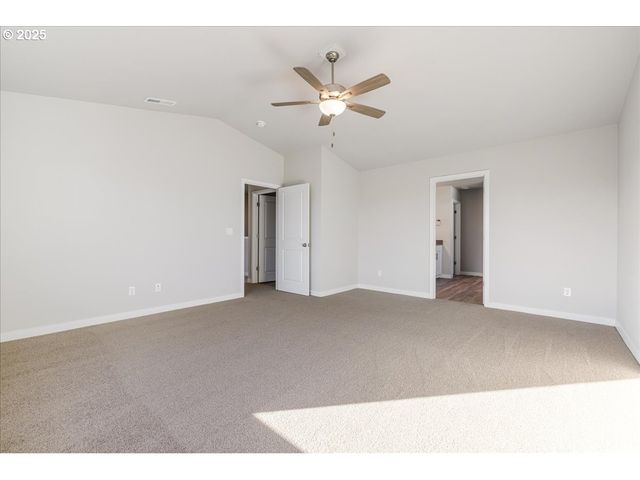 415 S Elm St, Yamhill, OR 97148