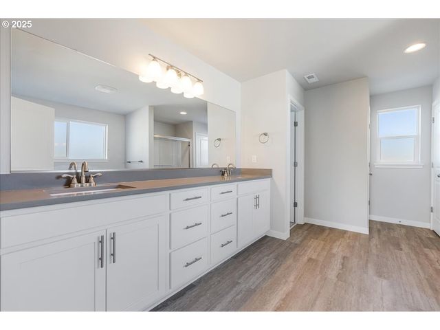 415 S Elm St, Yamhill, OR 97148