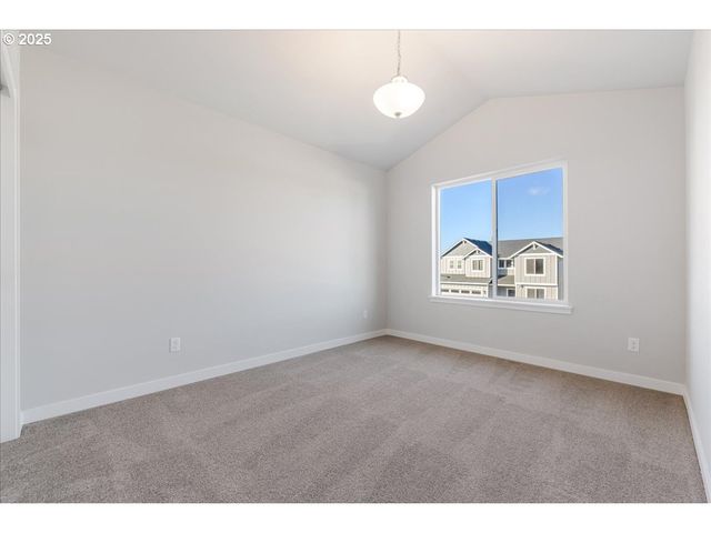 415 S Elm St, Yamhill, OR 97148