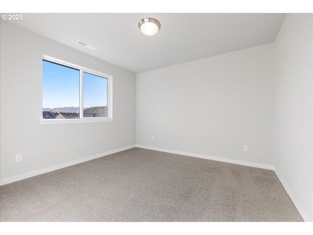 415 S Elm St, Yamhill, OR 97148