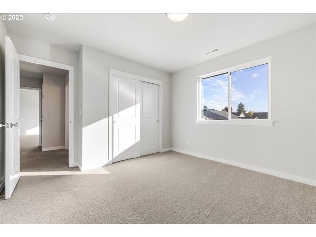 415 S Elm St, Yamhill, OR 97148