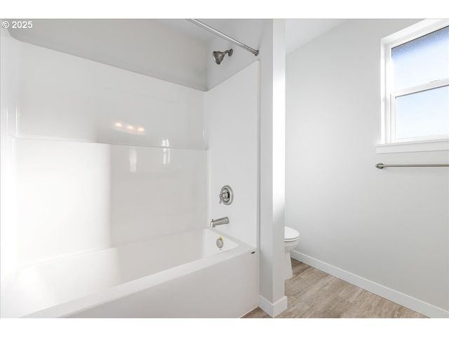 415 S Elm St, Yamhill, OR 97148