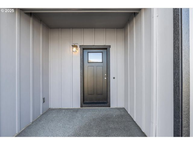 415 S Elm St, Yamhill, OR 97148