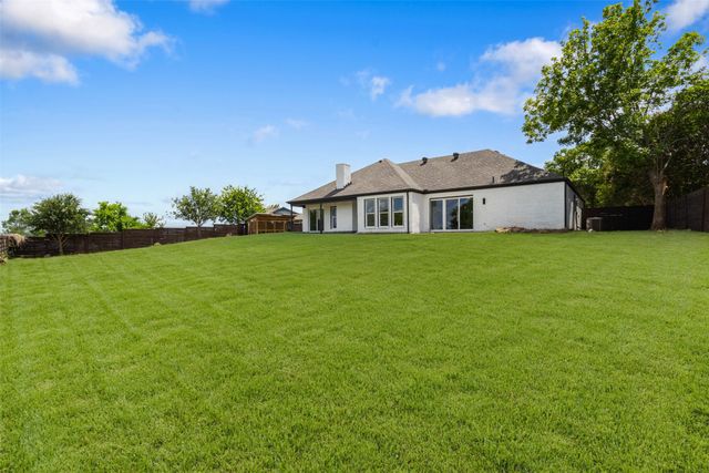 5000 Edgewater Drive, Rowlett, TX 75088