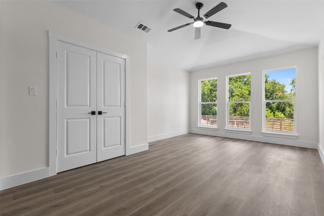 5000 Edgewater Drive, Rowlett, TX 75088