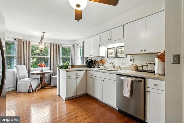 213 CHARLES ST, Hanover, PA 17331