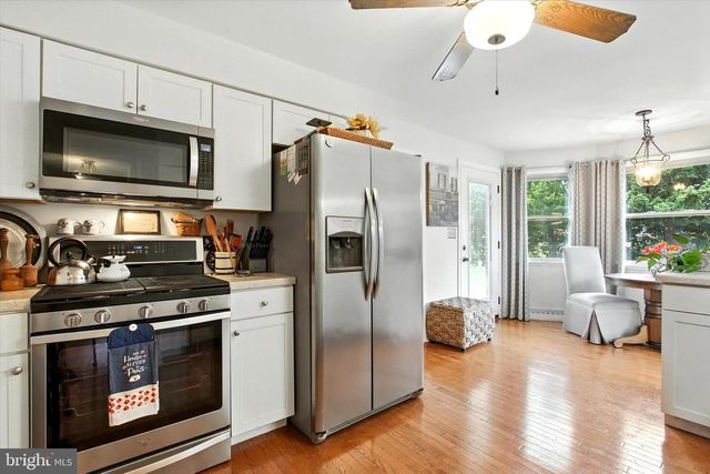 213 CHARLES ST, Hanover, PA 17331