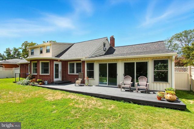 213 CHARLES ST, Hanover, PA 17331