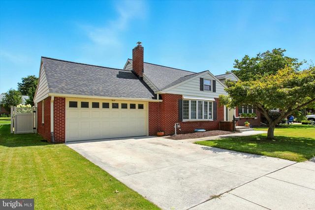 213 CHARLES ST, Hanover, PA 17331