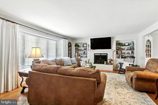 213 CHARLES ST, Hanover, PA 17331