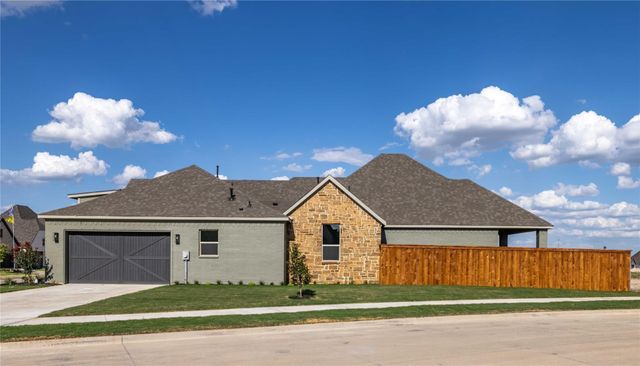 2402 Amesbury Drive, Midlothian, TX 76065