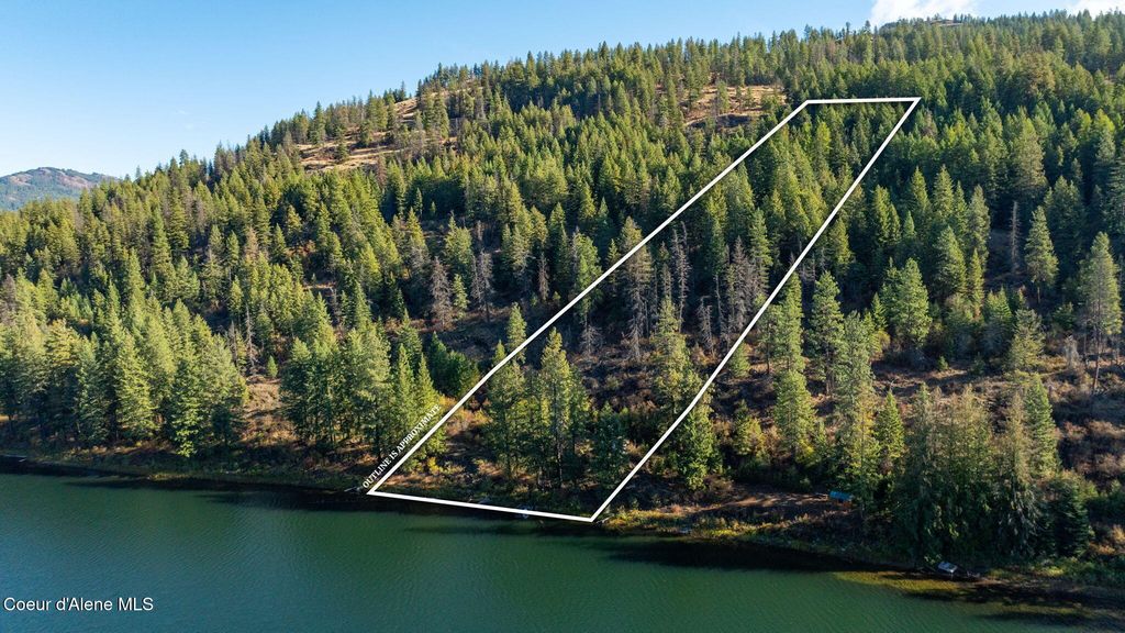 1402 Mirror Lake Rd, Sagle, ID 83860