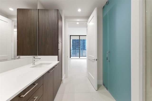 275 1ST AVENUE S 1407, St Petersburg, FL 33701