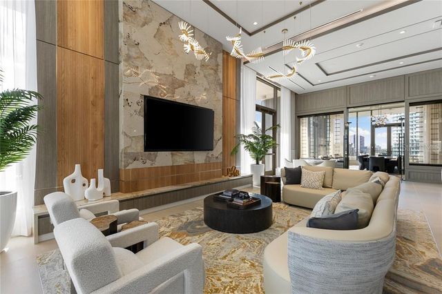 275 1ST AVENUE S 1407, St Petersburg, FL 33701