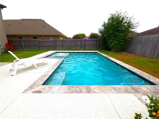 7242 High Gun Dr, Corpus Christi, TX 78414