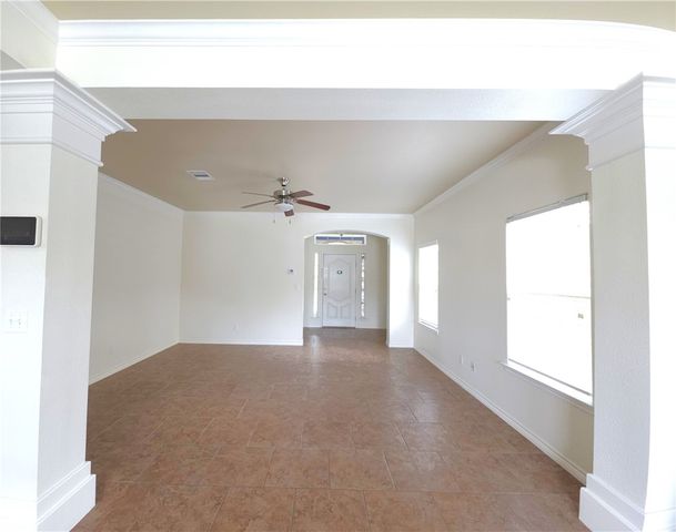 7242 High Gun Dr, Corpus Christi, TX 78414