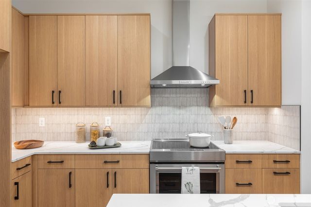 1142 129th Court NE, Bellevue, WA 98005