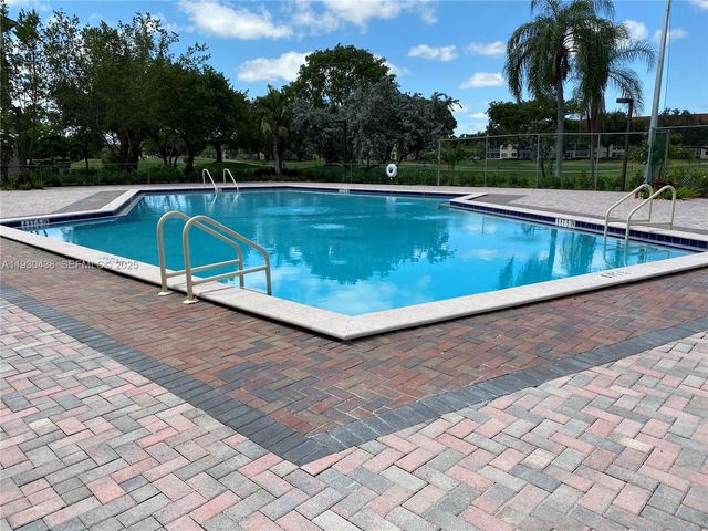 12850 SW 4th Ct 413I, Pembroke Pines, FL 33027