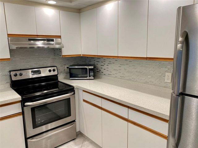 12850 SW 4th Ct 413I, Pembroke Pines, FL 33027